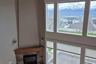 1075 Grandview Dr, Providence, UT 84332 - Photo 14