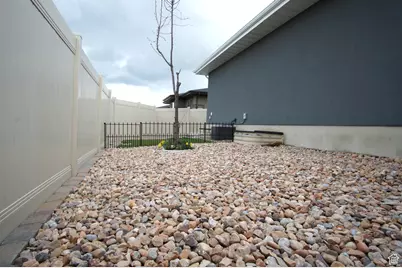 3193 S Lucky Penny Ave, Magna, UT 84044 - Photo 28