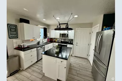 4076 S Mountain Moon Dr, Saratoga Springs, UT 84045 - Photo 6