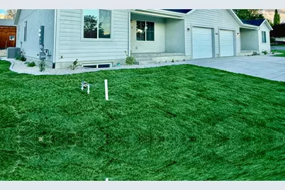 294 E 600 N, Tooele, UT 84074 - Photo 2