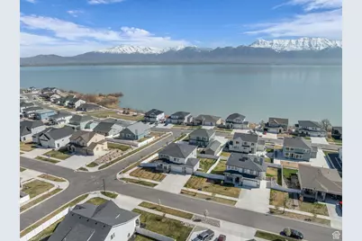 2948 S Puddle Ln, Saratoga Springs, UT 84045 - Photo 4