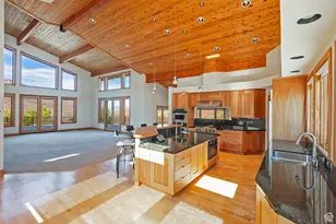 152 N Silver Oak Rd, Salt Lake City, UT 84108 - Photo 10