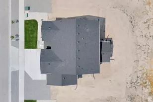 2090 E Burger St, Lake Point, UT 84074 - Photo 40