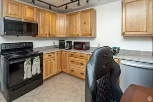 1381 W Beacon Hill Dr S, Taylorsville, UT 84123 - Photo 4