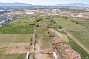 2490 S State St, Springville, UT 84663 - Photo 36