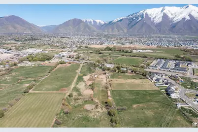 2490 S State St, Springville, UT 84663 - Photo 34