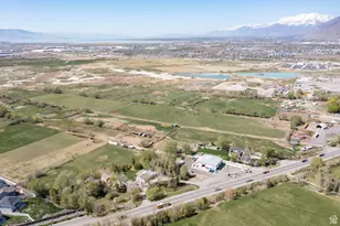 2490 S State St, Springville, UT 84663 - Photo 30