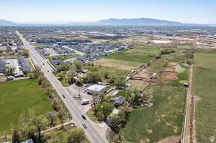 2490 S State St, Springville, UT 84663 - Photo 38