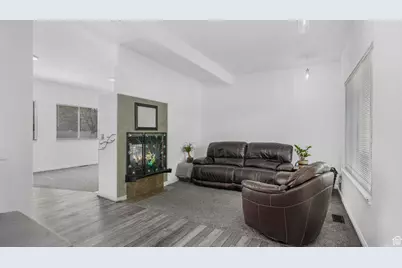 10674 S Pine Shadow Rd, South Jordan, UT 84009 - Photo 2