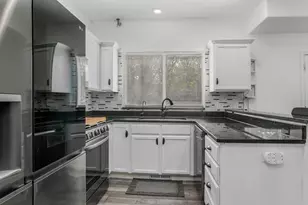 10674 S Pine Shadow Rd, South Jordan, UT 84009 - Photo 6