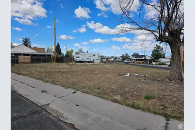 176 Grassy Trl, East Carbon, UT 84520 - Photo 2