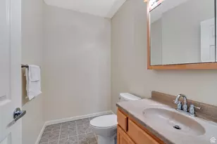 7812 N Crestwood Circle, Eagle Mountain, UT 84005 - Photo 22