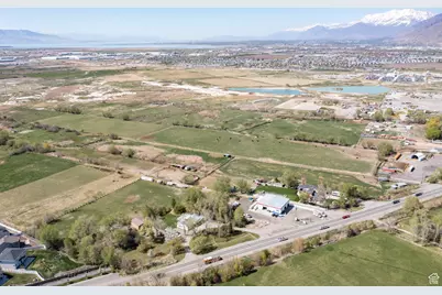 2490 S State St, Springville, UT 84663 - Photo 8