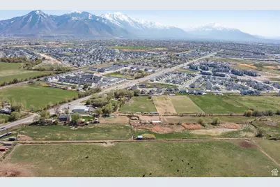 2490 S State St, Springville, UT 84663 - Photo 12