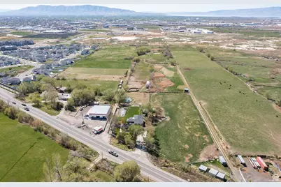 2490 S State St, Springville, UT 84663 - Photo 6
