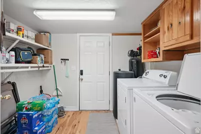 2490 S State St, Springville, UT 84663 - Photo 28