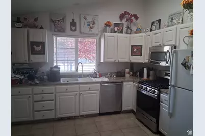 2434 W 2250 N, Clinton, UT 84015 - Photo 4