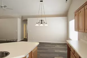 39 N Valley Dr, Saint George, UT 84770 - Photo 12