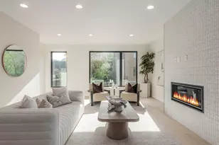 4442 S Holladay Park Ln E, Holladay, UT 84124 - Photo 2