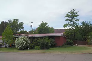 477 W Grand Circle, Moab, UT 84532 - Photo 2