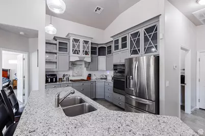 833 W 4100 S, Saint George, UT 84790 - Photo 14