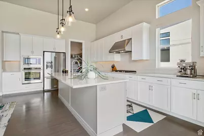 1749 W Oakridge Cir, Lehi, UT 84043 - Photo 16