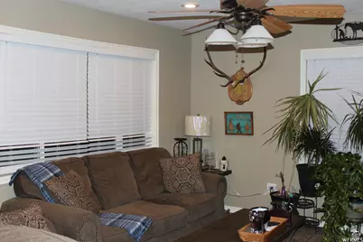 47 Villa Dr, Clearfield, UT 84015 - Photo 2