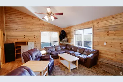 897 E Cocks Comb Dr, Teasdale, UT 84773 - Photo 26