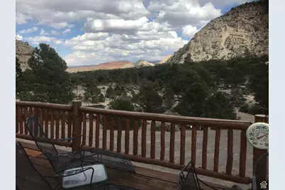 897 E Cocks Comb Dr, Teasdale, UT 84773 - Photo 46