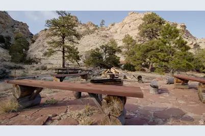 897 E Cocks Comb Dr, Teasdale, UT 84773 - Photo 14