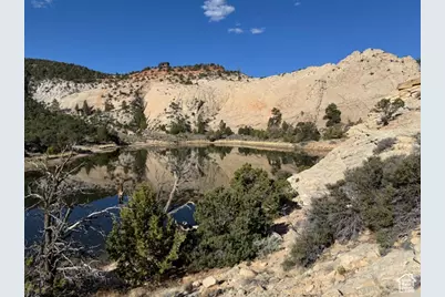 897 E Cocks Comb Dr, Teasdale, UT 84773 - Photo 40