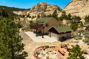 897 E Cocks Comb Dr, Teasdale, UT 84773 - Photo 50