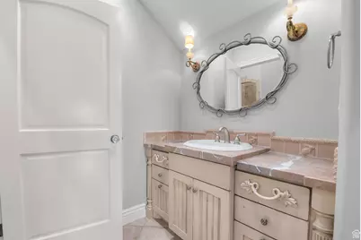 81 E Lone Hollow Dr S, Sandy, UT 84092 - Photo 34