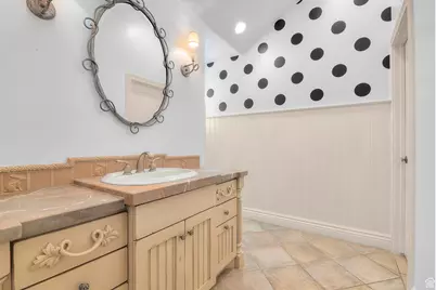 81 E Lone Hollow Dr S, Sandy, UT 84092 - Photo 46