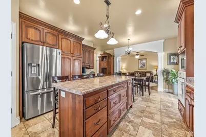 2774 N 370 E, Provo, UT 84604 - Photo 14