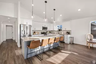 402 W Bluebell Dr, Garden City, UT 84028 - Photo 2