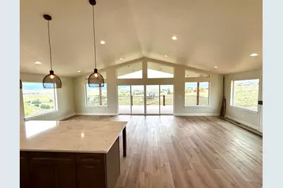 402 W Bluebell Dr, Garden City, UT 84028 - Photo 4