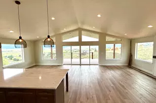 402 W Bluebell Dr, Garden City, UT 84028 - Photo 4