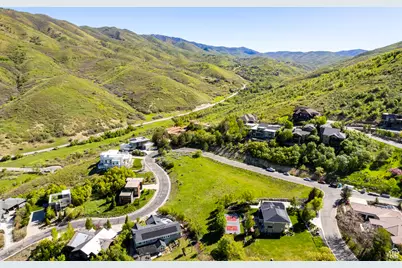 326 S Maryfield Dr #404, Salt Lake City, UT 84108 - Photo 14