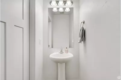 2734 E Iron Bark Aly N, Eagle Mountain, UT 84005 - Photo 16