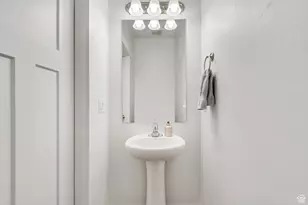 2734 E Iron Bark Aly N, Eagle Mountain, UT 84005 - Photo 16