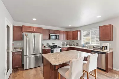 323 W Willow Creek Dr S, Saratoga Springs, UT 84045 - Photo 8