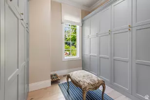 2062 E Walker Ln, Holladay, UT 84117 - Photo 18