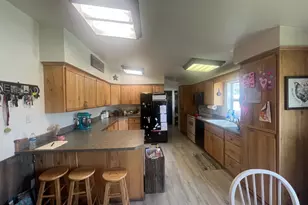 465 E Kings Ln, Green River, UT 84525 - Photo 6