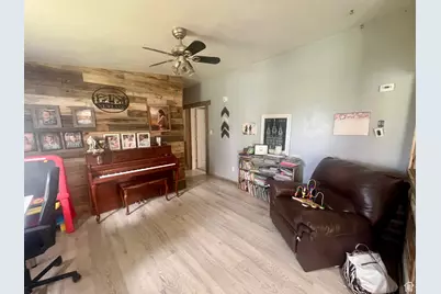 465 E Kings Ln, Green River, UT 84525 - Photo 16