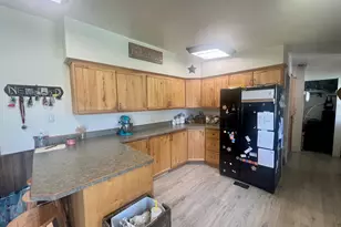 465 E Kings Ln, Green River, UT 84525 - Photo 8