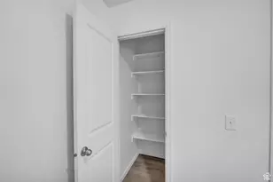 2018 E Burger St, Lake Point, UT 84074 - Photo 32