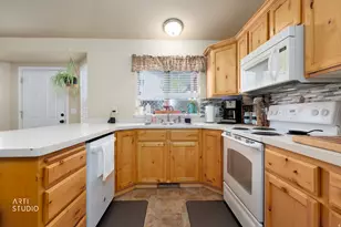 78 N Peach St E, Santaquin, UT 84655 - Photo 10