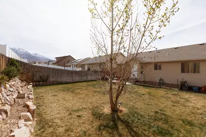 78 N Peach St E, Santaquin, UT 84655 - Photo 30