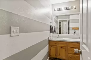 78 N Peach St E, Santaquin, UT 84655 - Photo 18